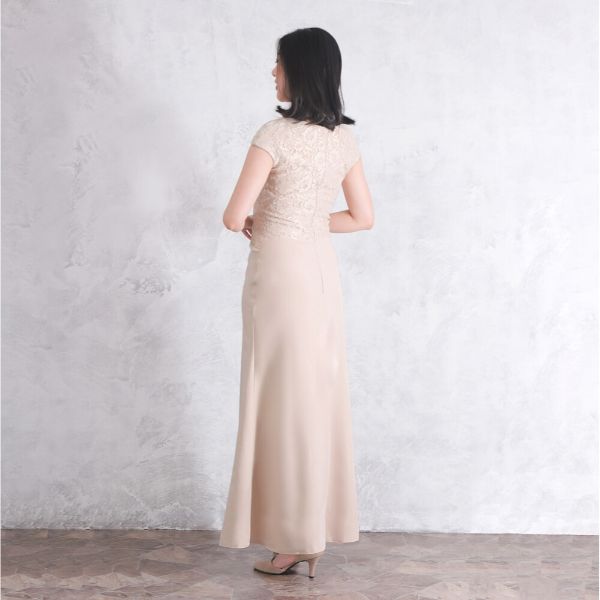 結婚式 母親 洋装 親族 ロングドレス マザーズドレス 上品 ベージュ 着痩せ効果 ジャケット付き レース甥 姪 フォーマル 袖あり 演奏会【drb61】